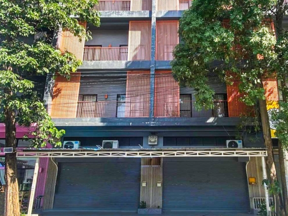 Prime Main Road Commercial Twin Villa