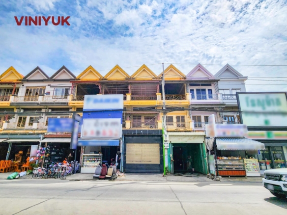 Prime Shophouse in High-Traffic Chhouk Meas