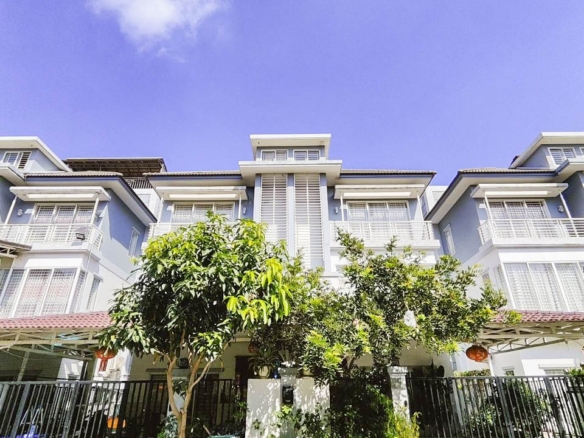 Twin Villa Living in Russey Keo