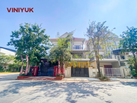 Chic Modern Living in Sen Sok District