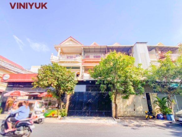 8-Bedroom Investment in Tuol Sangke