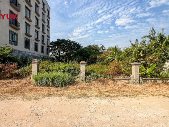 Residential Land Near Chea Sophara Size: 20m X 30m