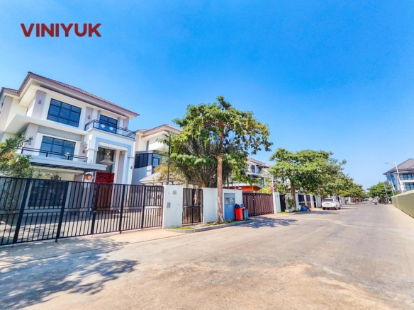 Elite Queen Villa Living in Russey Keo