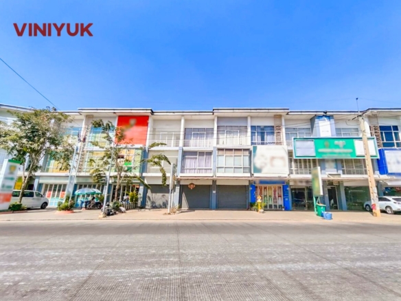 Double-Unit Shophouse for Business