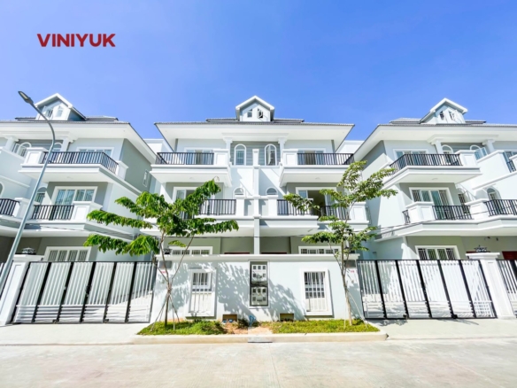 Modern Living at Elite Park 2