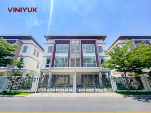 Luxury Twin Villa in Elite Chroy Changvar