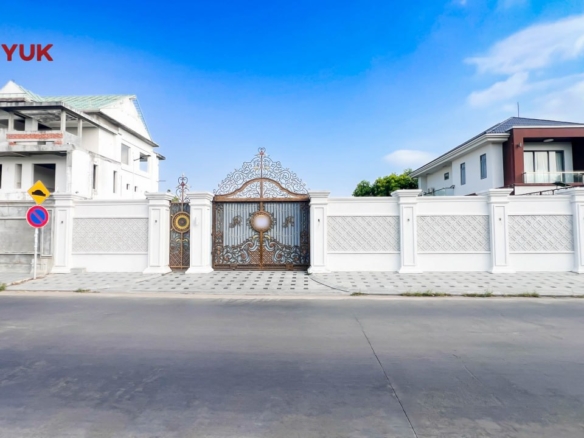 Prime Development Plot Near Camko City