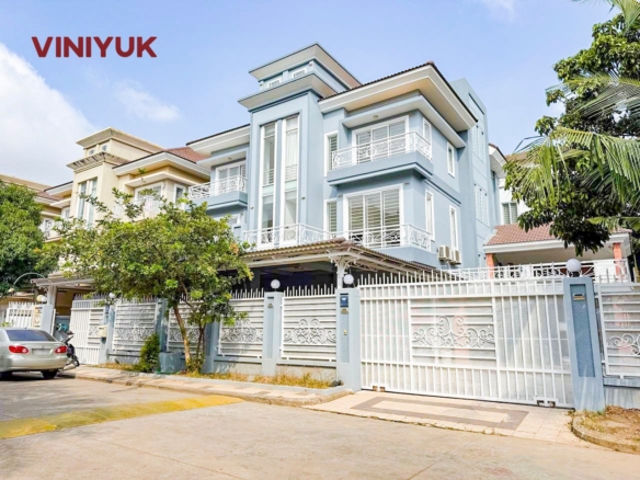 Massive Combined Double Twin Villa Home