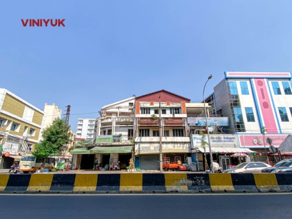 Massive Commercial Space on Monireth Boulevard