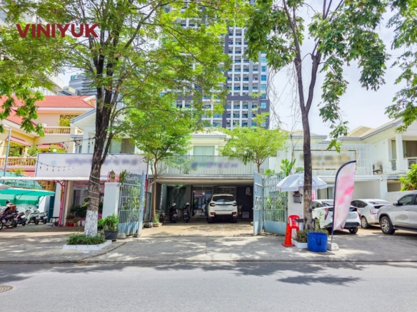 Prime Toul Kork Villa Living