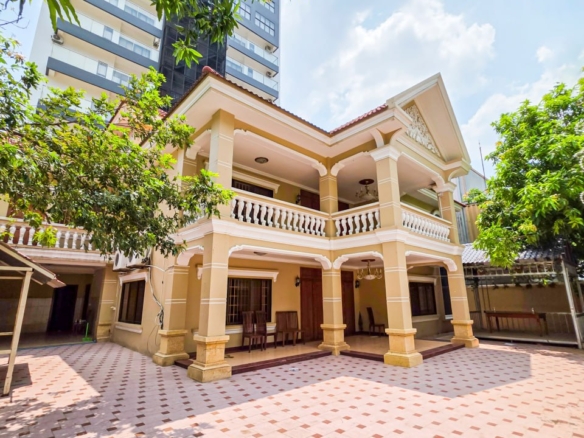 Massive 7-Bedroom Villa in Prime Toul Kork