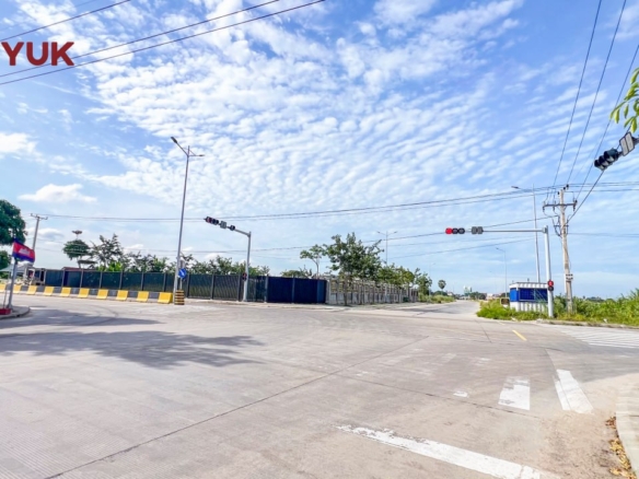 Massive Double Corner Plot On Major Road