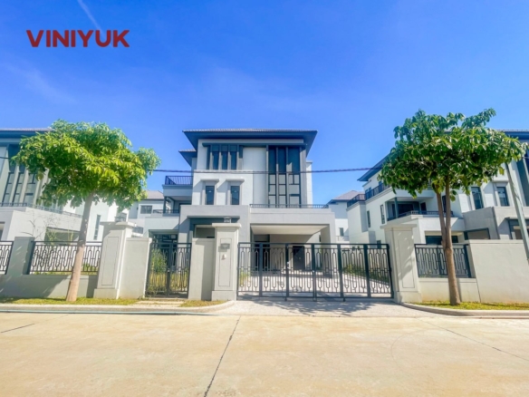 Luxury Queen Villa in Premium Borey