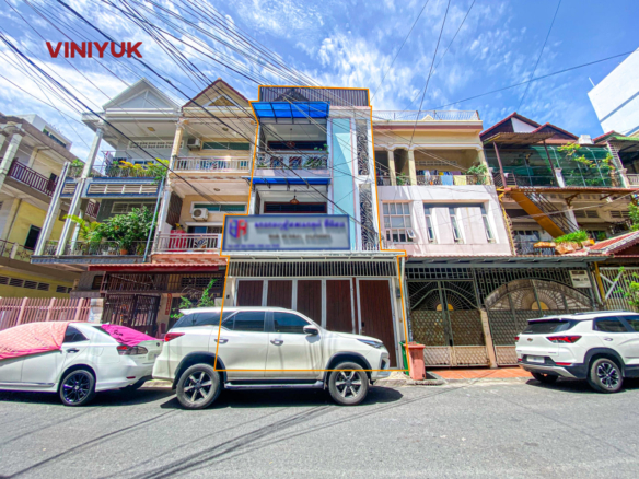 Shophouse in High-Demand District