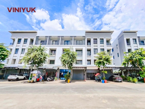 High-Traffic Business Shophouse in Prime Community