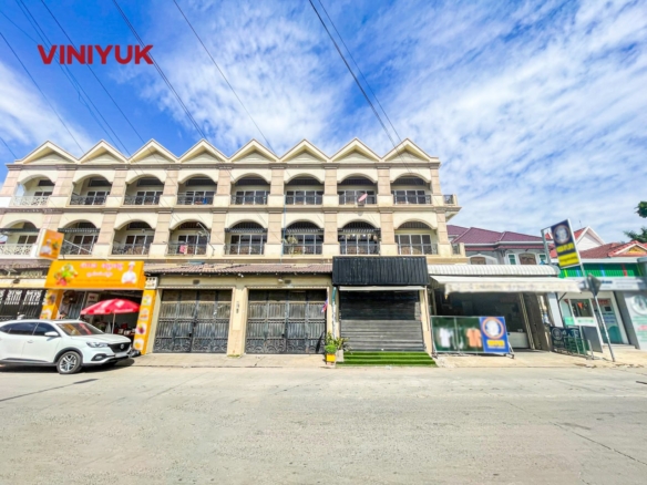 Premium Sen Sok Shophouse with Massive Yard