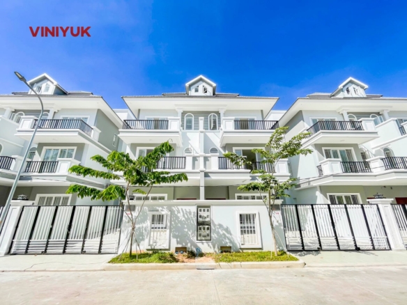 Exclusive Twin Villa Pair in Sen Sok!
