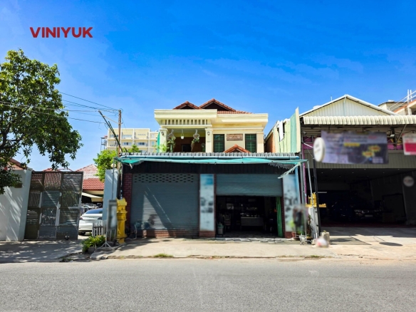 Prime Commercial House on Street 608