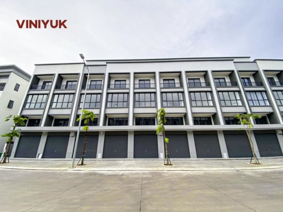 Commercial Shophouse In Chroy Changvar
