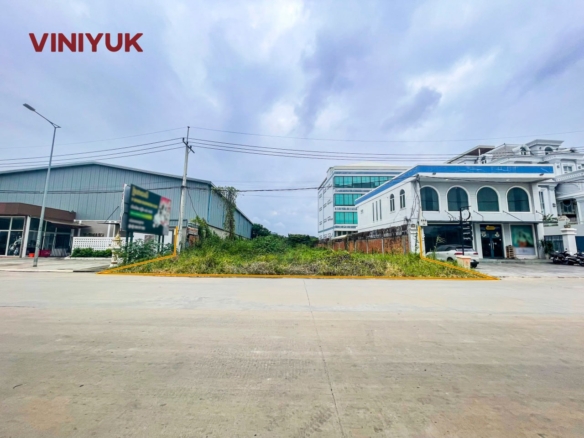 Prime Development Land Near Thai Huot Market