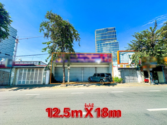 Prime High-Traffic Commercial Space in Daun Penh
